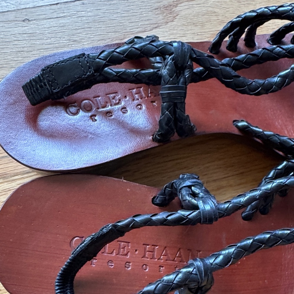 ⚡️SALE⚡️ NWOT Vintage Cole Haan Women's Black and Brown Woven Sandals - Picture 2 of 5